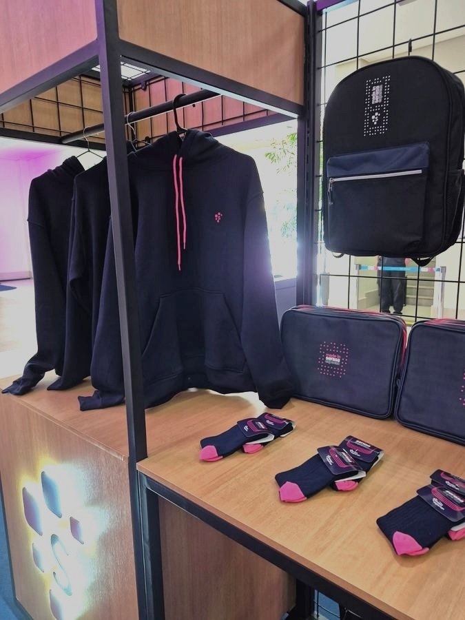 Serasa Experian — stand completo de merchandise